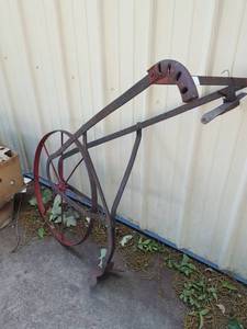 lot 212 image: walk behind cultivator