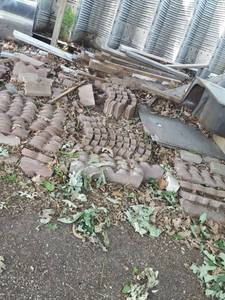 lot 217 image: concrete edging, count unknown