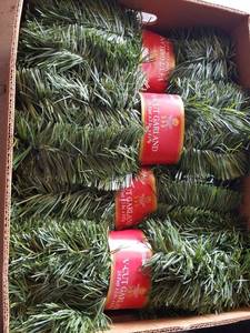 lot 228 image: 12 pkg. Garland