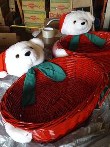 lot 231 image: 2 holiday baskets