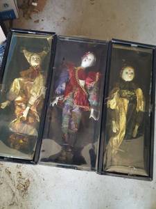 lot 236 image: 3 dolls