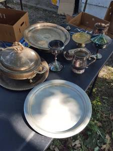 lot 251 image: metal decor