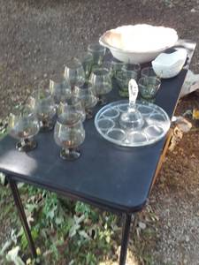 lot 257 image: glasses and Bowl