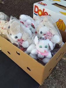 lot 262 image: 18 plush bears