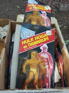lot 264 image: 11 Hulk Hogan action figurines