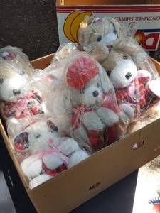 lot 272 image: 14 plush bears