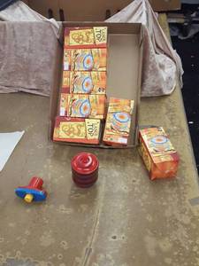 lot 1149 image: 7 laser tops, batteries are dead do not light up