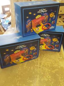 lot 1161 image: 3 Sesame Street circus playset