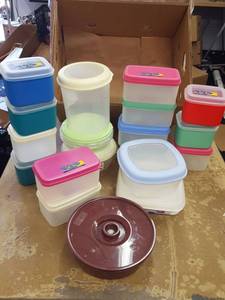 lot 1169 image: assorted plastic storage