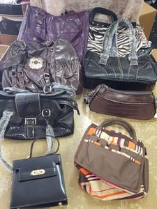 lot 1171 image: 8 purses  handbags