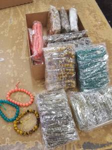 lot 1187 image: 12 Doz. bracelets