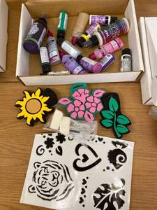 lot 1507 image: fabric paint set with paints and stencils