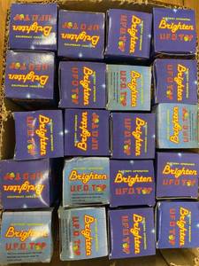 lot 1511 image: 20 battery operated tops