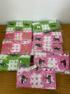 lot 1516 image: 9 pink & green wallets