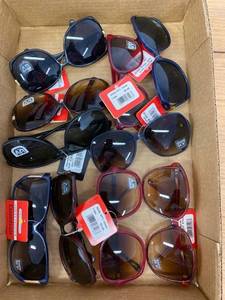 lot 1517 image: 10 piece bug-eye sunglasses