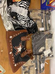 lot 1520 image: 5 new purses