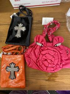 lot 1526 image: 3 small purses