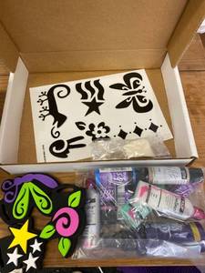 lot 1529 image: fabric paint & stencil set