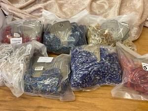 lot 1534 image: over 80 pcs of colorful beaded bracelets