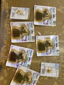 lot 1563 image: 7 angel visor clips