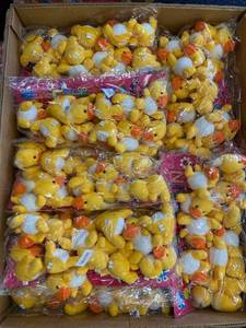 lot 1578 image: approx 30 dozen duck keychains