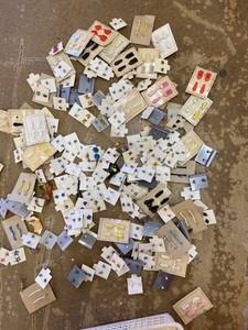 lot 1599 image: lot of assorted earrings
