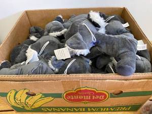 lot 1618 image: box of matching stuffed animals