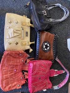 lot 1621 image: 5 purses shoulder bags