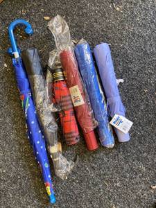 lot 1627 image: 6 umbrellas