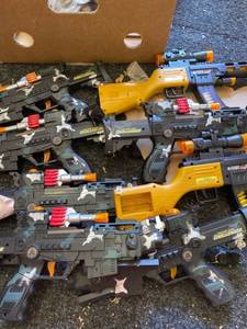lot 1639 image: toy guns lot - some damaged