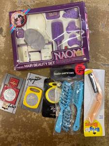 lot 1649 image: hair toys & mirrors lot