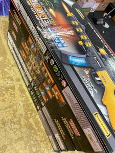 lot 1651 image: 6 toy guns in box