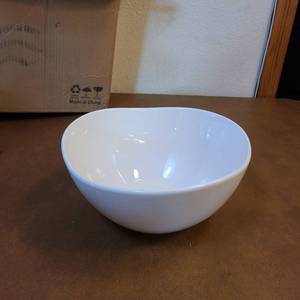 lot 244 image: Dowan Serving Bowl