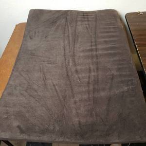 lot 306 image: Dog Bed