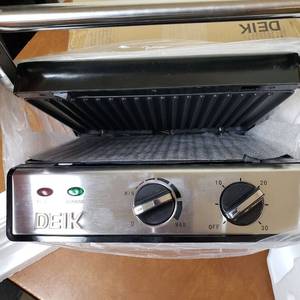 lot 327 image: Deik Mini Grill