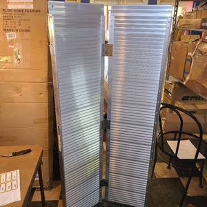 lot 401 image: Aluminum Wheelchair Ramp