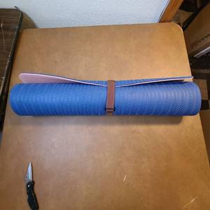 lot 418 image: Yoga Mat
