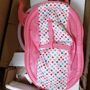 lot 420 image: Doll Bouncy Chair