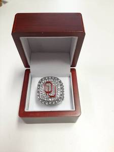 lot 157 image: OU Big 12 Replica Championship Ring