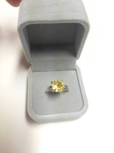 lot 180 image: Ring with Yellow Stone
