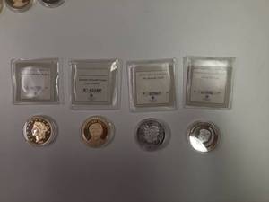 lot 200 image: 4 American Mint Coins