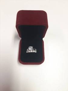 lot 206 image: 2 Ring Set in Box