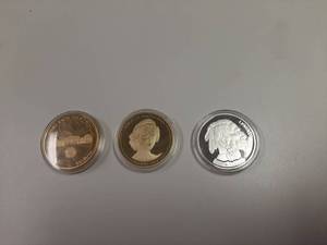 lot 219 image: Fort Knox Gold Vault, Princess Diana And Replica Buffalo Coins