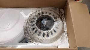 lot 51380 image: Hunter 42 Newsome Fresh White Ceiling Fan with Light Kit and Pull Chain. Missing Glass Bulb