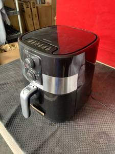 lot 5259 image: Amazon Basics Air Fryer