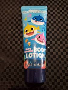 lot 3178 image: Pinkfong Berry Scented Body Lotion 3oz Kids 3 And Up