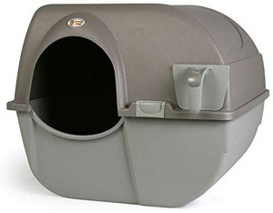 lot 6062 image: Omega Paw EL-RA20-1 Roll N Clean Self Separating Self Cleaning Litter Box
