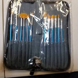 lot 9083 image: Art Brush Kit 12 Piece