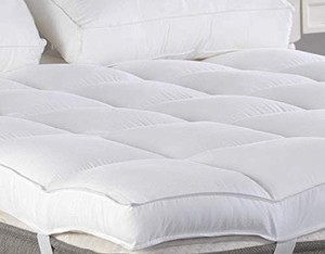 lot 9121 image: Queen Mattress Topper, Plush Pillow Top Mattress PadBed Topper