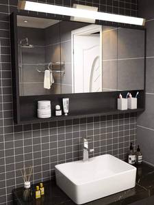 lot 1024 image: vanity light